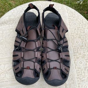 Eddie Bauer Mens sandals